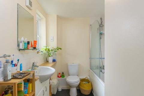 82 Bristol South End, Bristol, BS3 5BJ