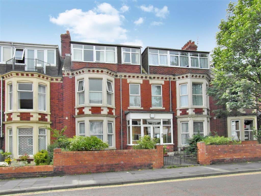 Elizabeth House, Whitley Bay, Tyne... 3 bed flat £595 pcm (£137 pw)