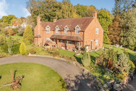 The Moat House Feckenham Road, Hunt End, Redditch, B97 5QG