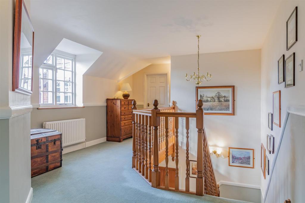 8483294-interior14.jpg