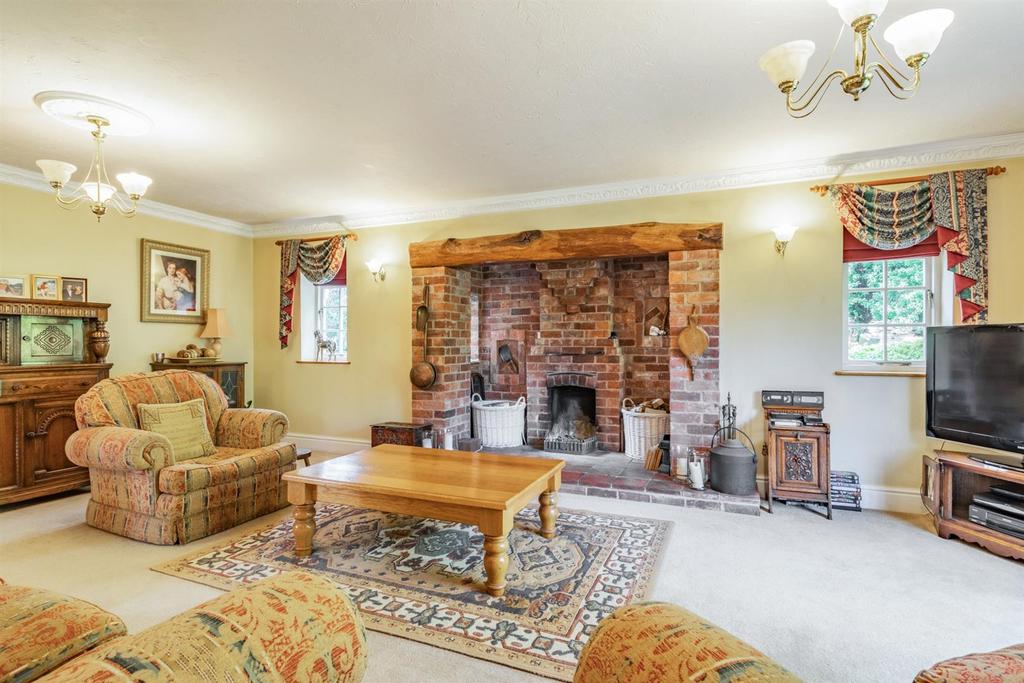 8483294-interior08.jpg