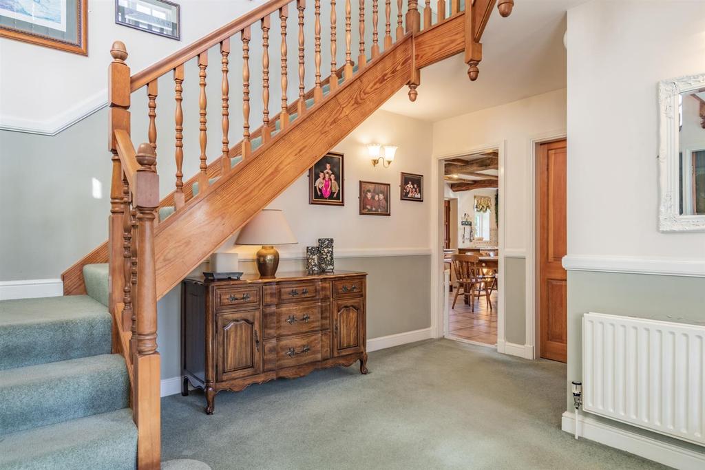 8483294-interior12.jpg