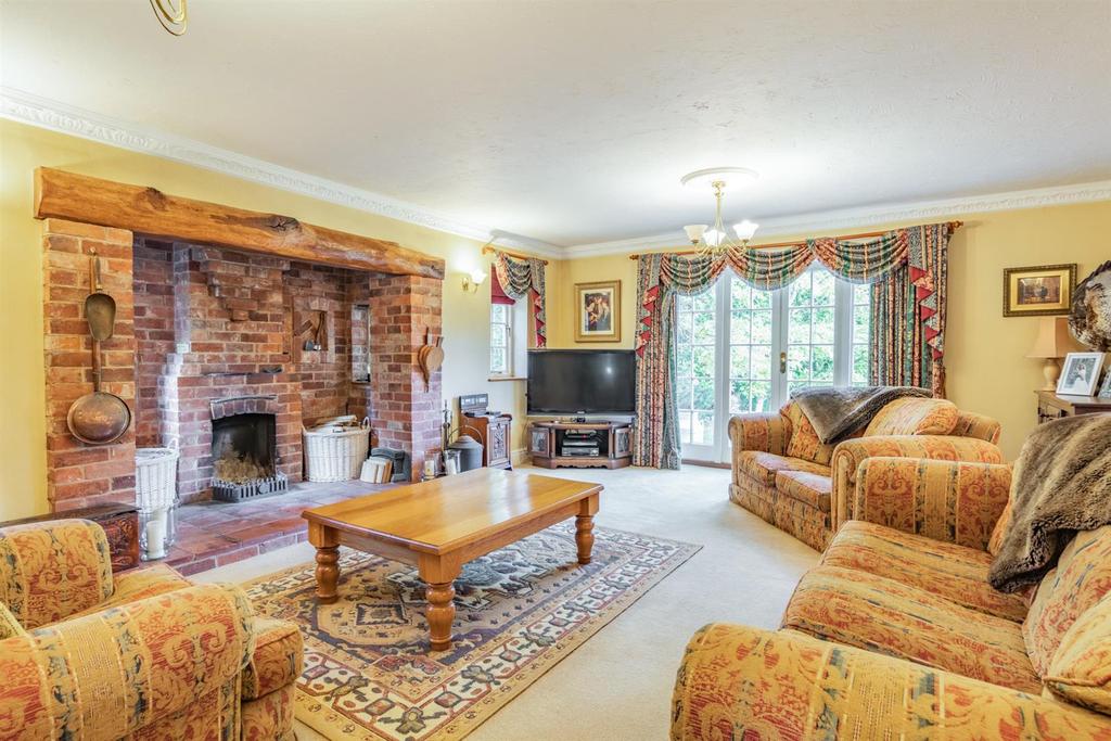 8483294-interior09.jpg