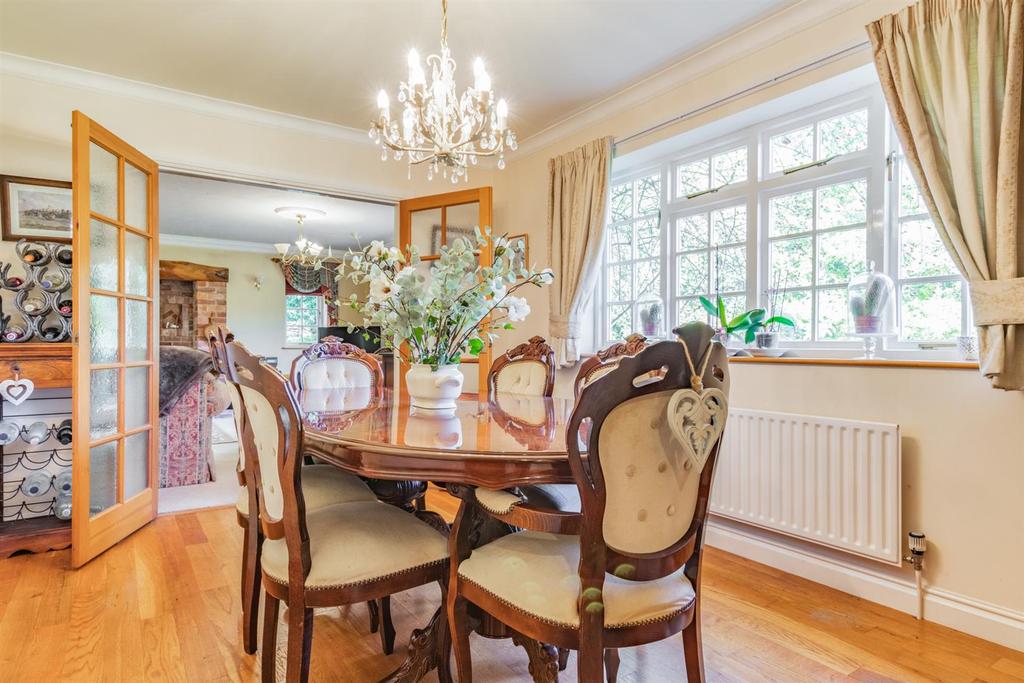 8483294-interior06.jpg