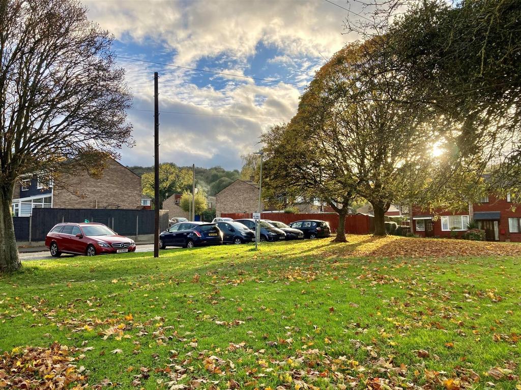 Robinswood Gardens, Gloucester 3 bed terraced house £230,000