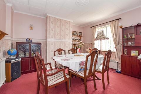 26 Fairfield, Whitchurch, RG28 7ES