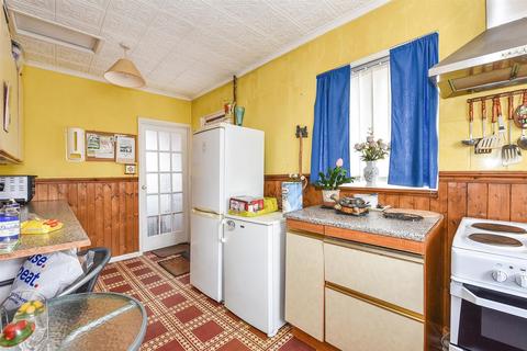 26 Fairfield, Whitchurch, RG28 7ES