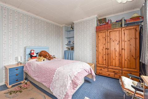 26 Fairfield, Whitchurch, RG28 7ES