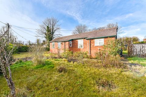 3 Elm Road, Overton, Basingstoke, RG25 3JJ