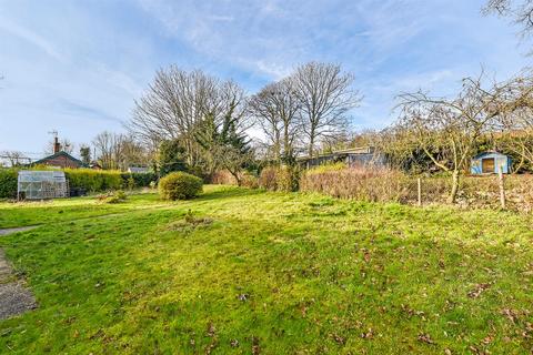 3 Elm Road, Overton, Basingstoke, RG25 3JJ