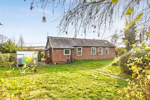 3 Elm Road, Overton, Basingstoke, RG25 3JJ