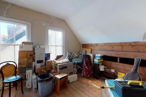 17 Park Avenue, Dover, CT16 1ES