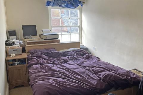 2 bedroom flat for sale, Holyrood Street, Chard