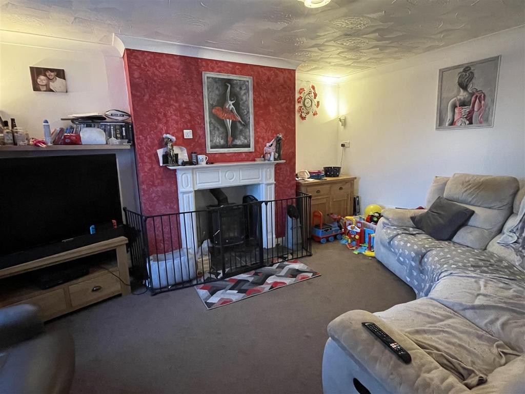 Roche Road, Bugle, St. Austell 5 bed detached house £295,000