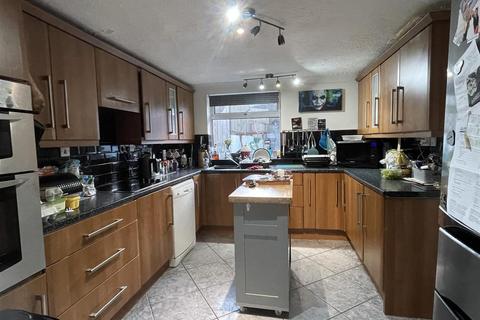 1 Roche Road, Bugle, St Austell, PL26 8PL