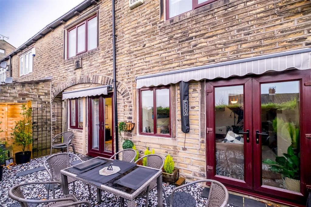 Bramley Lane, Hipperholme 2 bed cottage £229,950