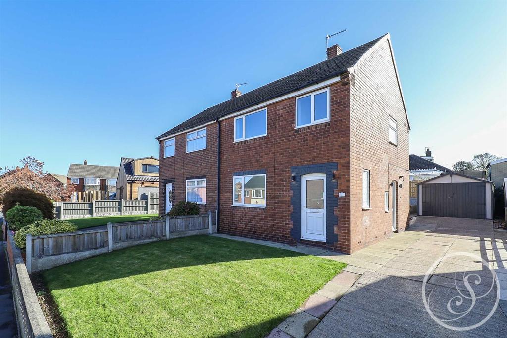 Woodland Grove, Swillington, Leeds 3 bed semidetached house £230,000