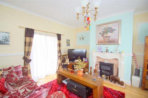 17 Birch Avenue, Leeds, LS15 7QY