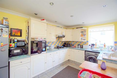17 Birch Avenue, Leeds, LS15 7QY