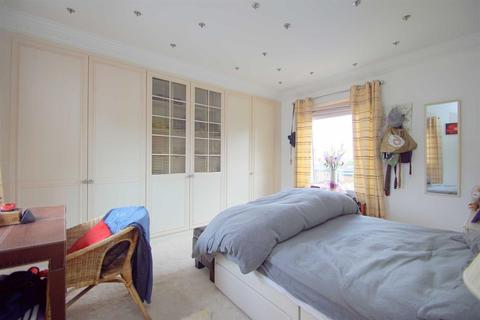 17 Birch Avenue, Leeds, LS15 7QY