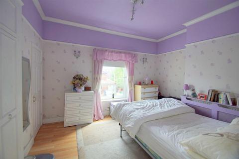 17 Birch Avenue, Leeds, LS15 7QY