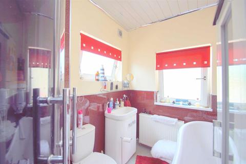 17 Birch Avenue, Leeds, LS15 7QY