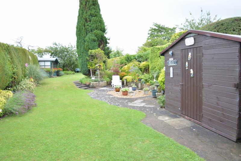 Valencia Way, Andover, SP10 1JH 3 bed semidetached house £1,150 pcm (£265 pw)