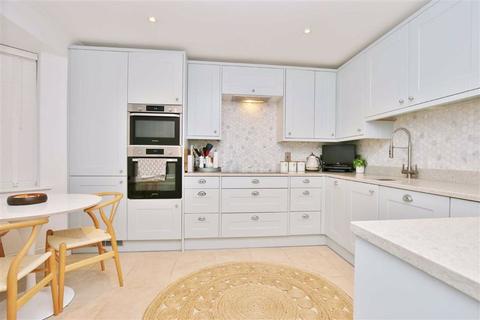 1 Brickmakers Meadows, Platt, Sevenoaks, TN15 8NQ