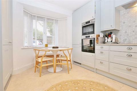 1 Brickmakers Meadows, Platt, Sevenoaks, TN15 8NQ