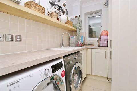 1 Brickmakers Meadows, Platt, Sevenoaks, TN15 8NQ