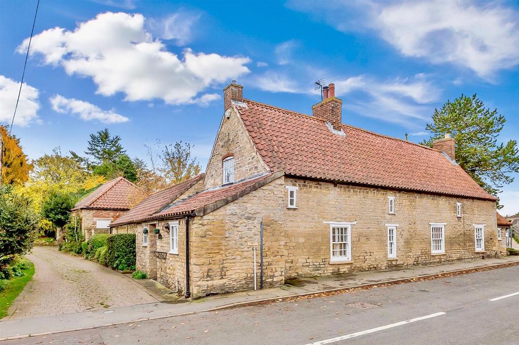 High Street, Nettleham, Lincoln 4 bed detached house £625,000