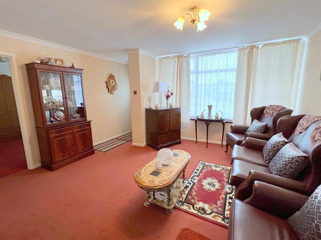 Viking Way, Eastbourne 2 bed semidetached bungalow £215,000