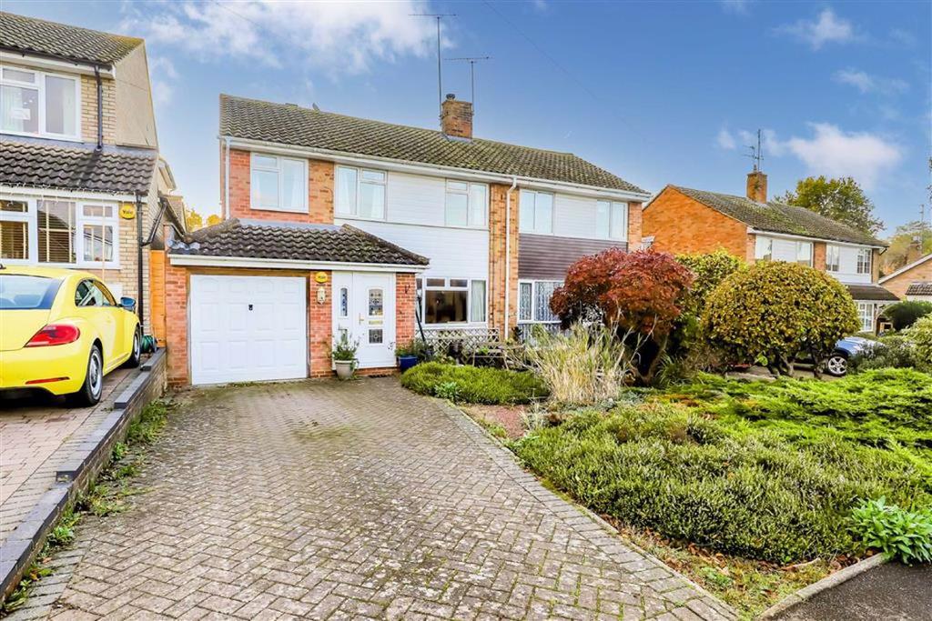 Windmill Avenue, St. Albans... 4 bed semidetached house £600,000