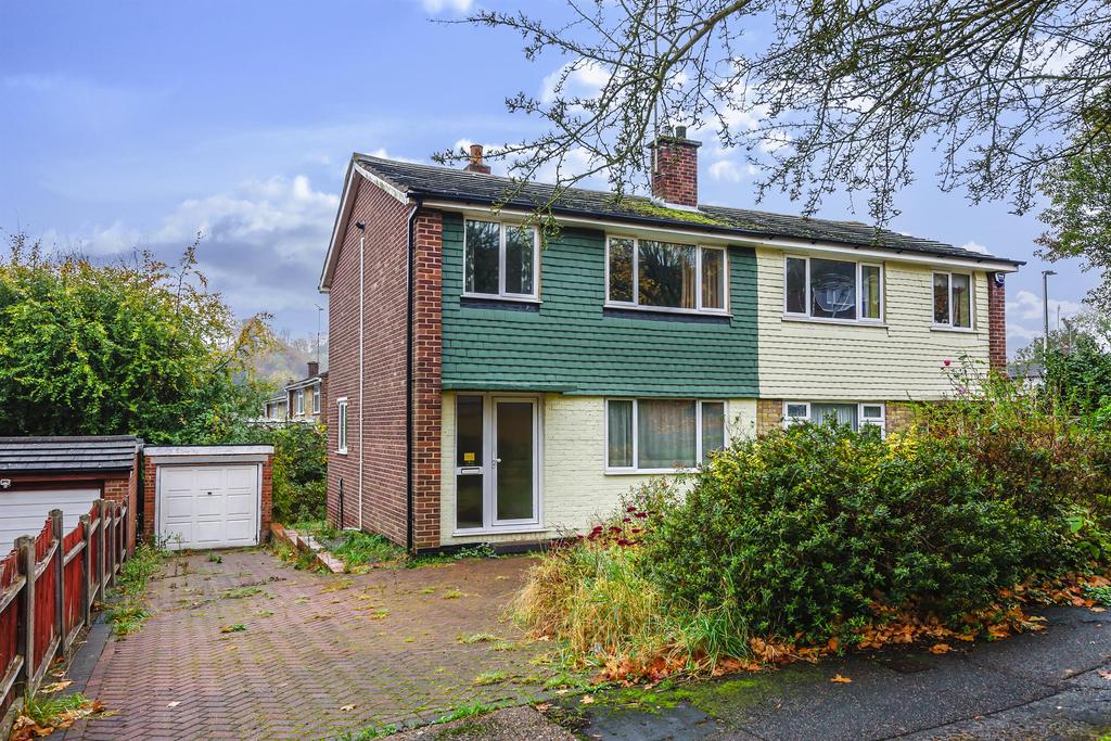 Sherwood Avenue, Walderslade 3 bed semidetached house £295,000