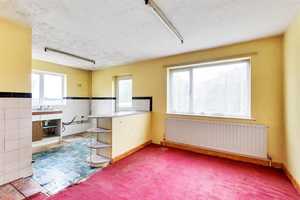 Sherwood Avenue, Walderslade 3 bed semidetached house £295,000