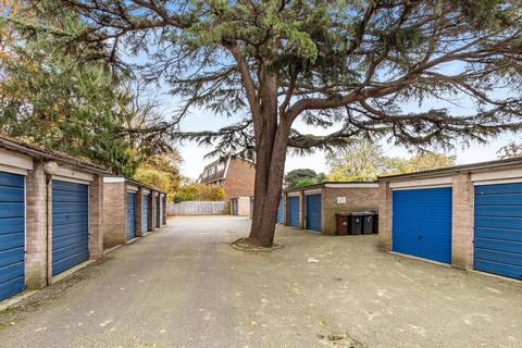 Flat 1, Fontaine Court, 1 Hayne Road, Beckenham, BR3 4HY