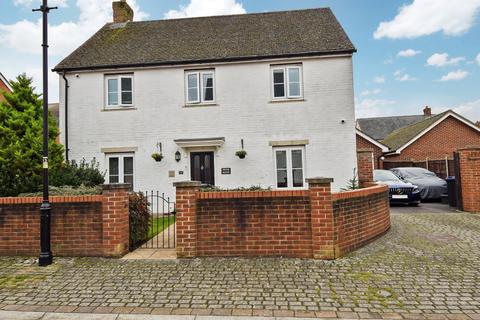 4 bedroom detached house for sale - Conyger Road, Amesbury, Salisbury SP4 7YJ