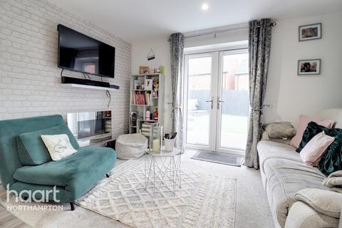 75 Balmoral Close, Northampton, NN5 4WA