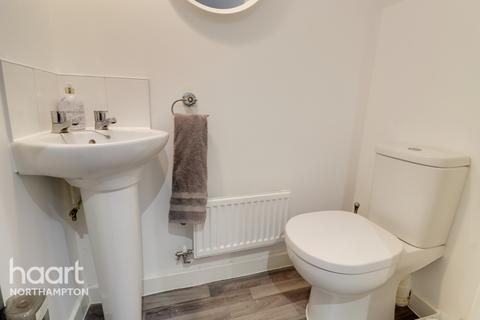 75 Balmoral Close, Northampton, NN5 4WA