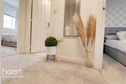 75 Balmoral Close, Northampton, NN5 4WA