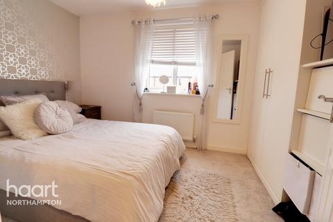 75 Balmoral Close, Northampton, NN5 4WA