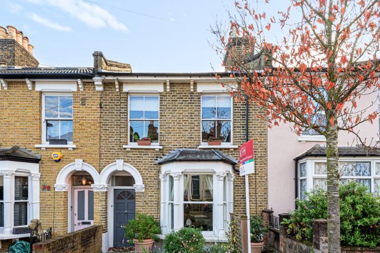 Henslowe Road East Dulwich SE22 1 bed apartment £1,300 pcm (£300 pw)