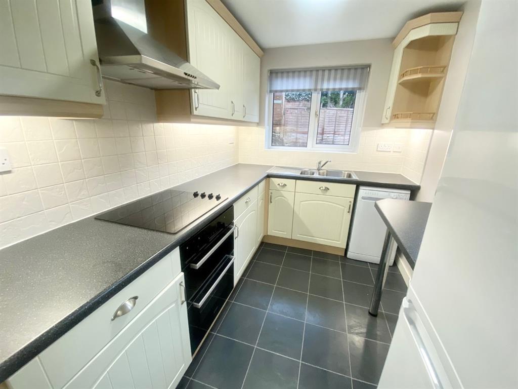 Downland Avenue, High Green, Sheffield, S35 4DG 3 bed detached house