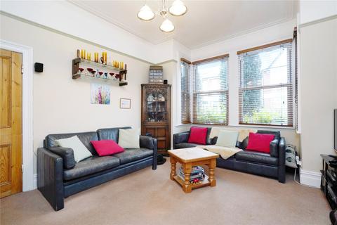 37 Whitehall Gardens, London, W3 9RD