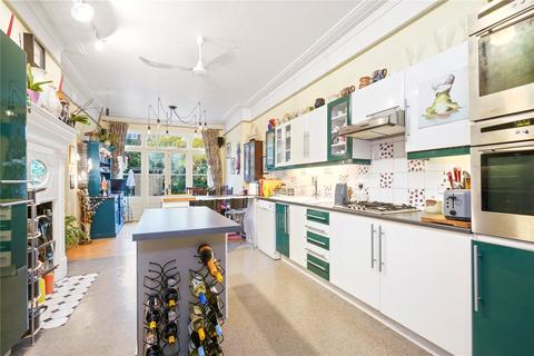 37 Whitehall Gardens, London, W3 9RD