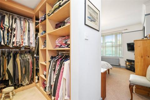 37 Whitehall Gardens, London, W3 9RD