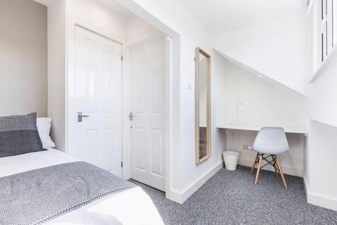 6 bedroom house to rent, Glossop Street, Leeds LS6