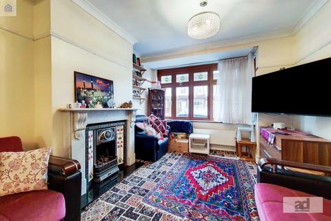 35 Corbett Road, London, E17 3JY