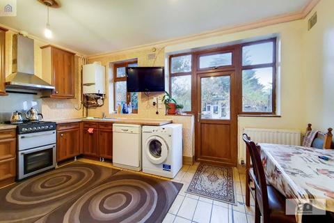 35 Corbett Road, London, E17 3JY