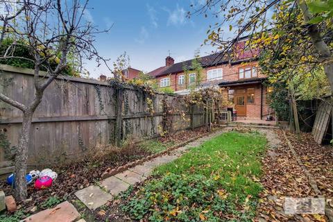 35 Corbett Road, London, E17 3JY